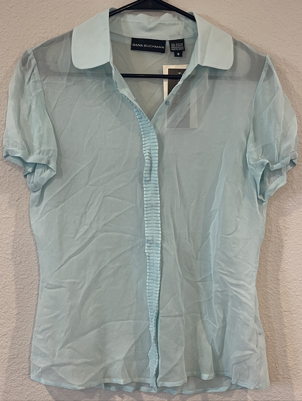 NWT DANA BUCHMAN Vintage Y2K 100% Silk Light Blue Short Sleeve Button Up Blouse